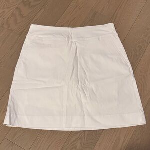 White S.C.&CO. Skort size SM